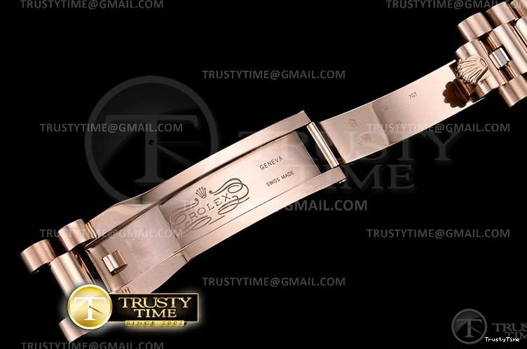 1030 RDD0219E – DayDate 36mm RelaxedFit 695